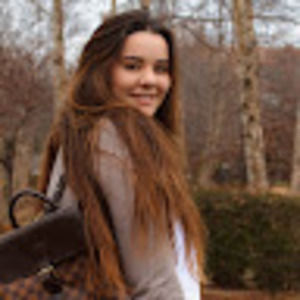 Meet your Posher, Ana